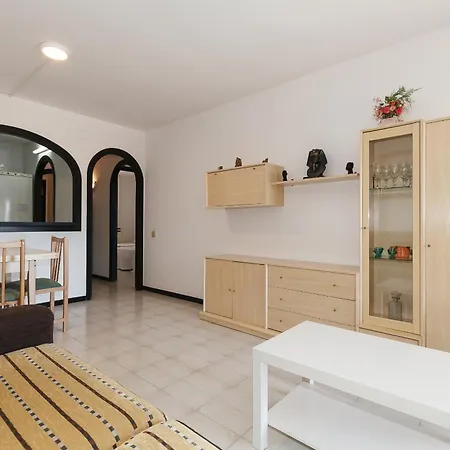 Uhc Los Flamencos Family Apartments Miami Playa Room photo